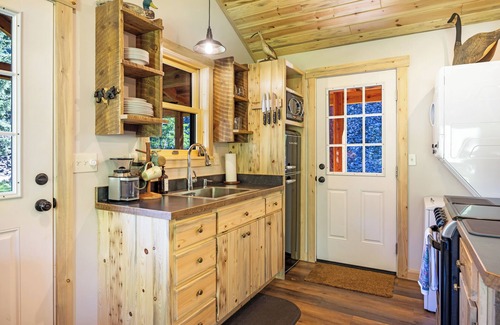 Granite County Cabin | Bighorn Cabin #2 - Have breakfast with Bighorn Sheep!