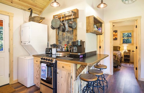 Granite County Cabin | Bighorn Cabin #2 - Have breakfast with Bighorn Sheep!