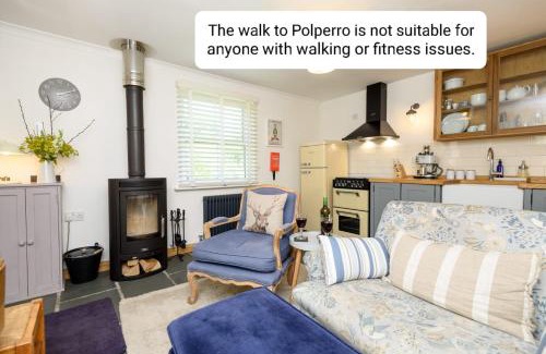 Polperro House | Bijou Coastal Apartment in Polperro With Hot Tub, Onsite Parking 5 min Downhill Walk To Village