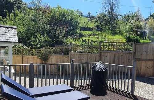 Polperro House | Bijou Coastal Apartment in Polperro With Hot Tub, Onsite Parking 5 min Downhill Walk To Village