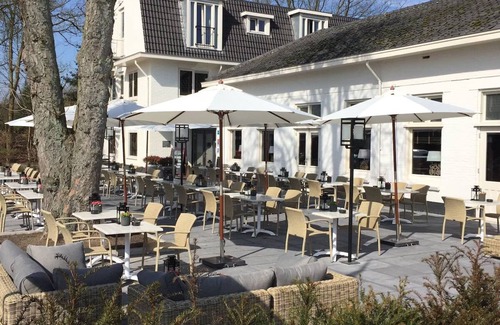 Beekbergen-West Hotel | Bike-Friendly Stay with Outdoor Access to Veluwe Parks! Free Parking, Dining!
