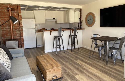 Shell Beach Apartment | Bike, Hike, Walk, Talk, Wine.all within view of the ocean!