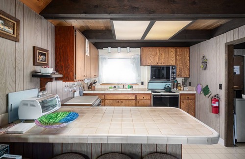 Tahoma Cabin | Bikes + Kayak Avail! Authentic Cabin in Friendly West Shore - "Mirthwood Den"
