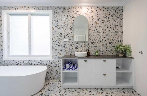 Yamba House | Bikini - Oceanstays - Pet Friendly