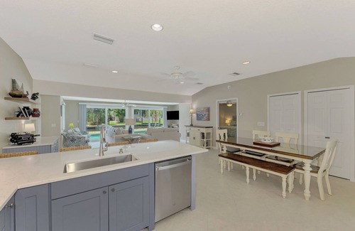 Siesta Key House | Bikini Tini Time | Siesta Canal Home w/Saltwater Pool & Sunset Martini Spot