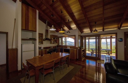Vacy House | Bilby Spa Lodge Nature Retreat