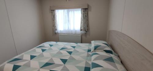 Great Houghton Apartment | Billing Aquadrome , Hailsham 2 Bedrooms, BLP60