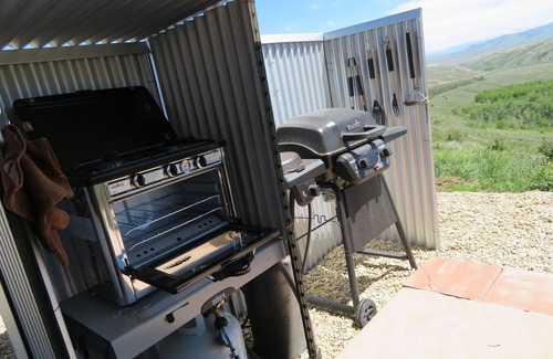 Parshall Apartment | Bills Mountain Cabin AWD, no wifi off grid log cabin, dark skies