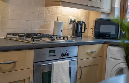 Kirkcaldy Apartment | Binney Apartment - 1 double room