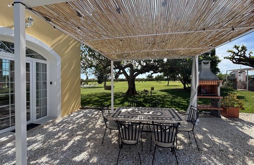 San Martin Sarroca House | Bio Resort Mediterraneo, modern house with vineyards, swimming pool and nature