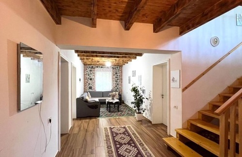 Librazhd Bed & Breakfast | Biona Farm : Basic Triple Roomn