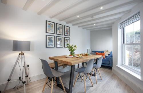 Kingsand House | Birdcage Cottage, Kingsand
