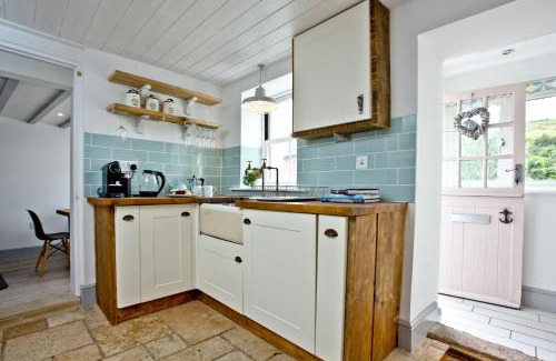 Kingsand House | Birdcage Cottage, Kingsand