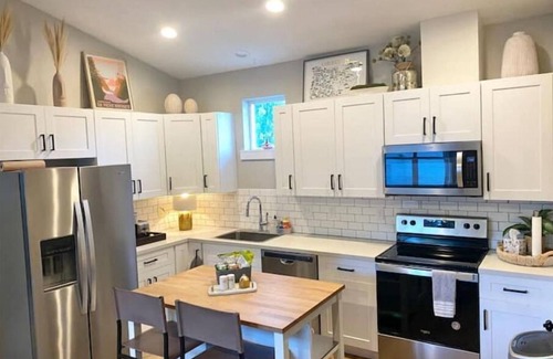 Hillsboro House | Birdie's: A New 2b in Downtown Hillsboro