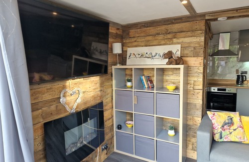 Mablethorpe House | Birdsong Lodge - Peaceful - dog Friendly