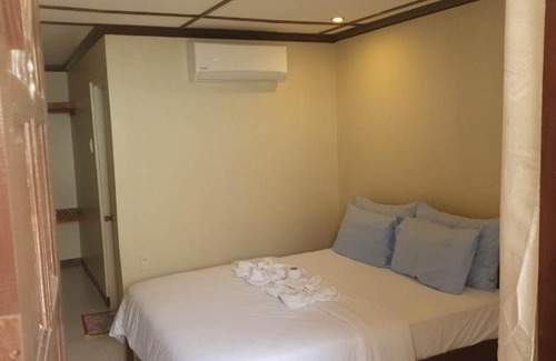 Danao Hotel | birdwatchers beachfront hotel panglao