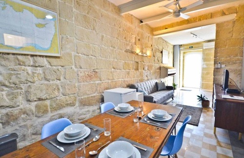 Birgu House | Birgu Home in Vittoriosa w/Balcony Views of The Grand Harbour | EPL 6B