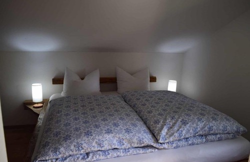 Falkenfels Ski Chalet | Birken Chalet
