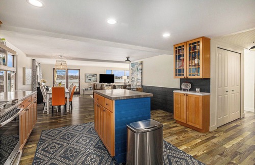 Holly House | Birmingham's Bungalow located on Tipsico Lake.