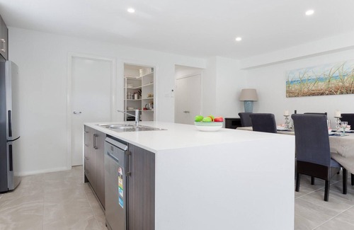 Anna Bay House | Birubi Breezes, 2/7 Fitzroy St - Large Duplex with Air Con, WIFI & 5 minute walk to the beach