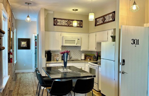Bisbee Apartment | Bisbee Brownstone Suites