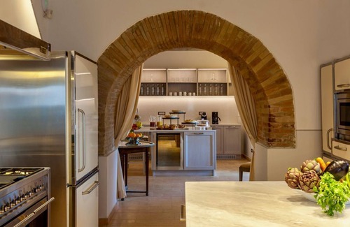 Allerona Villa | Bisenzio Tower - Eight Bedroom Villa, Sleeps 16