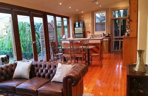 North Adelaide House | Bishops Garden Spa Suite