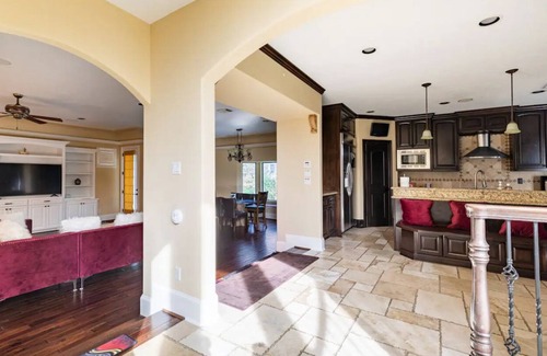 Houston Villa | BIZI near Galleria Mall