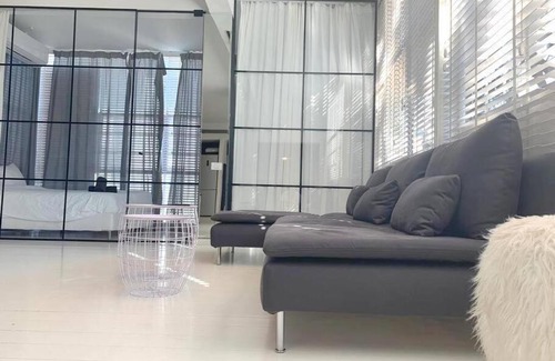 Tel Aviv City Center Apartment | Black and white