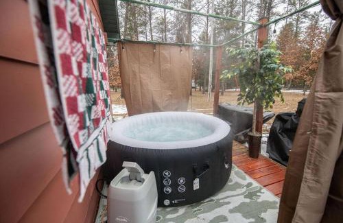 Necedah House | Black bear cabin with blow up hot tub