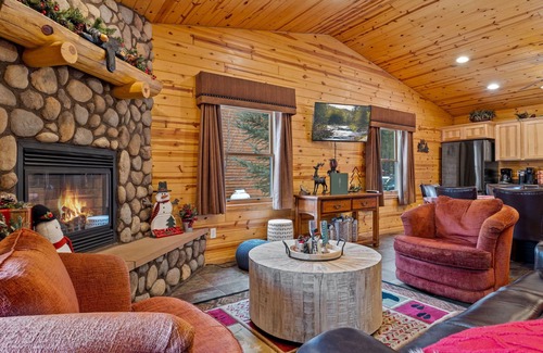 Greer Cabin | Black Bear Chalet (Cabin 105)