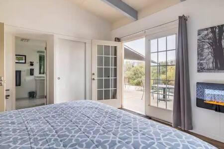 Oakhurst House | Black Bear Haven Hot tub Pool table BBQ Darts