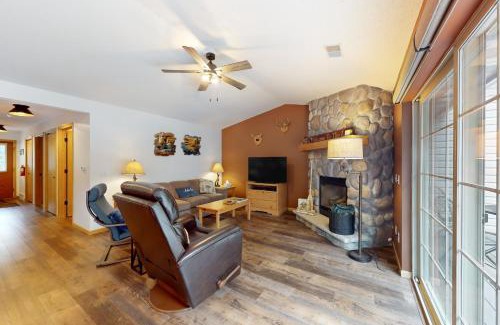 St Germain Apartment | Black Bear View