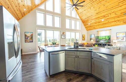Canaan Valley House | Black Diamond-New Build, Ski, Hot Tub, Views, BBQ, EV & AC