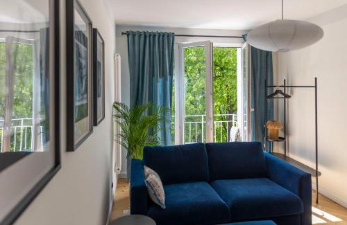 Old Town Apartment | Black Door Apartment