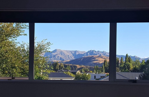 Albert Town House | Black Frye Cottage Albert Town, Wanaka