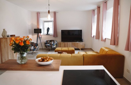 Stephanskirchen Apartment | Black Horse Family Appartement. Kinderzimmer, Kinderwagen, Babybett. Alles da!