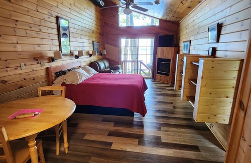Chief Lake Resort | Black Oak Cabin- Cabin on the Chippewa Flowage within a Resort