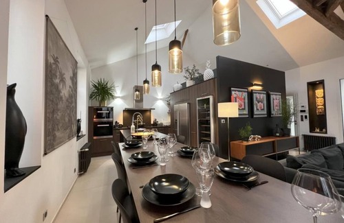 Beaulieu-Mangin Apartment | Black Pearl: Luxurious town villa with garage