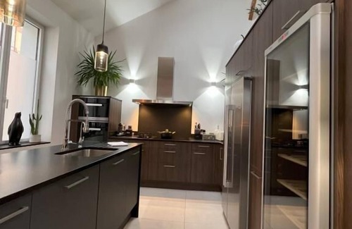 Beaulieu-Mangin Apartment | Black Pearl: Luxurious town villa with garage