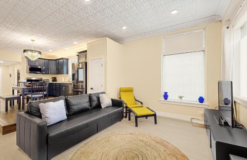 Rutland House | Black Pearl