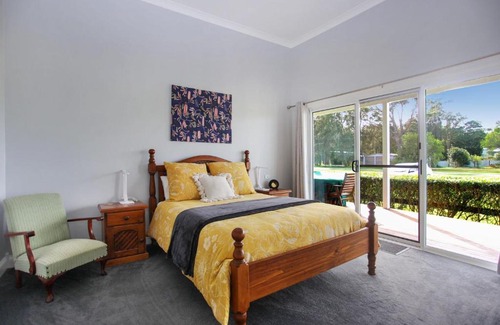 Pindimar House | Black Possum Cottage Views of the Bay