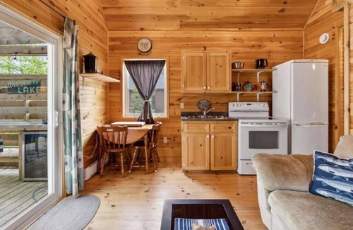 LaBelle Apartment | Black Rattle Cabin - LaBelle NS