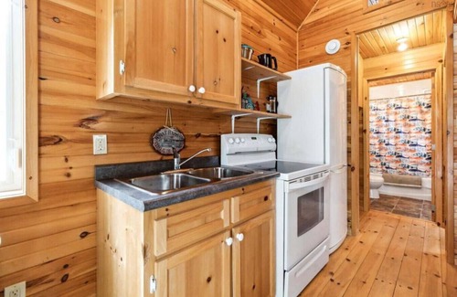 LaBelle Apartment | Black Rattle Cabin - LaBelle NS