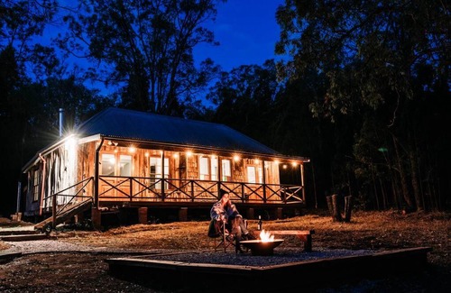 Budgee Budgee House | Black Springs - A Romantic Bushland Escape
