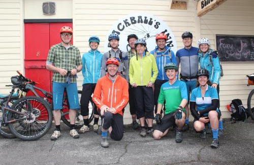 Blackball Hotel | Blackball's Inn & 08 Cafe