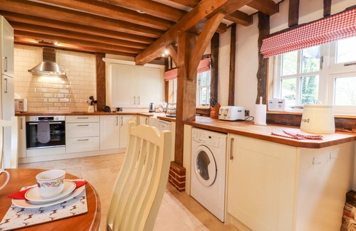 Etchinghill Cottage | BLACKBIRD COTTAGE AT BOYKE MANOR, family friendly in Lyminge