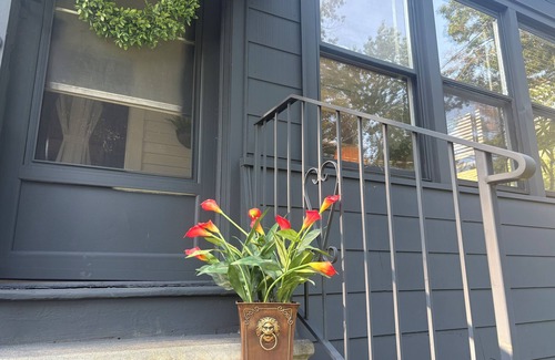 Ballston Spa House | Blackbird Retreat - 4-bedrooms sleeps 6 full house