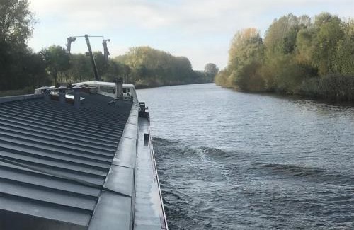 Terneuzen Bed & Breakfast | BlackPearl Boat&Breakfast