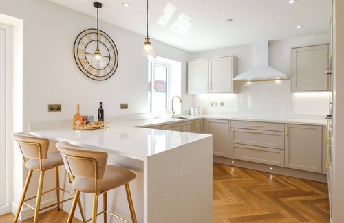 Morfa Bychan Cottage | BLACKROCK GEM, pet friendly, country holiday cottage in Morfa Bychan
